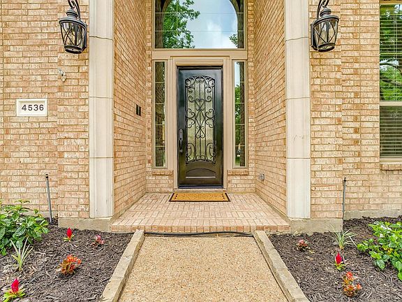 4th image of 4536 Saint James Dr