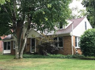 945 Eleanor St NE, Grand Rapids, MI 49505