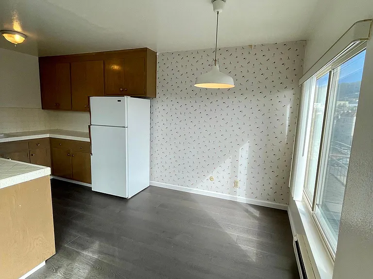 1336 Judah St #302 — Photo 6