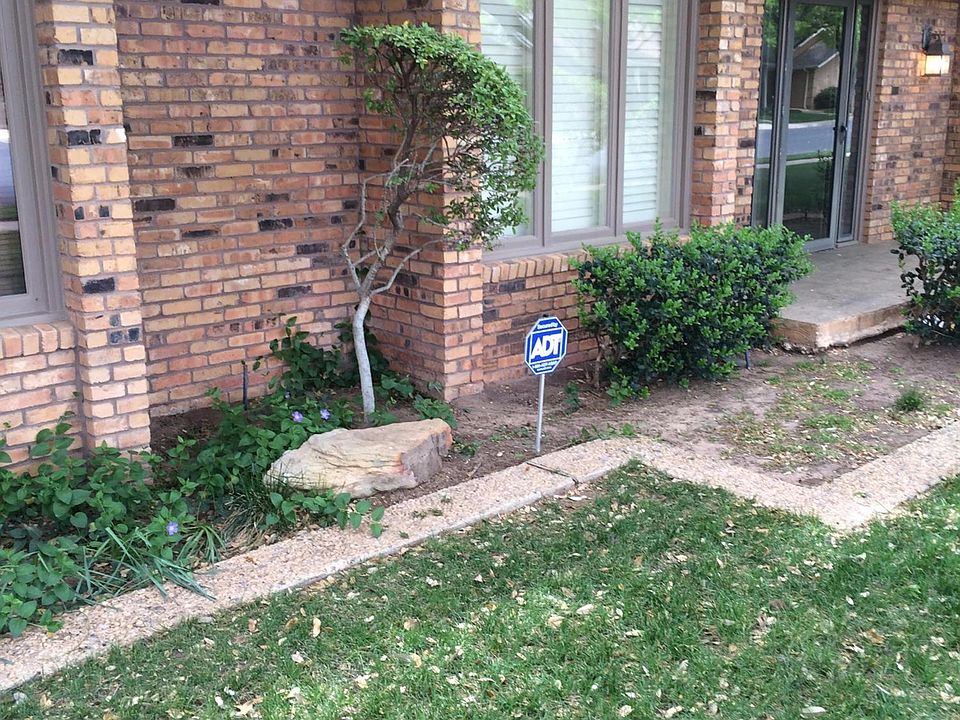 2nd image of 4901 92nd St