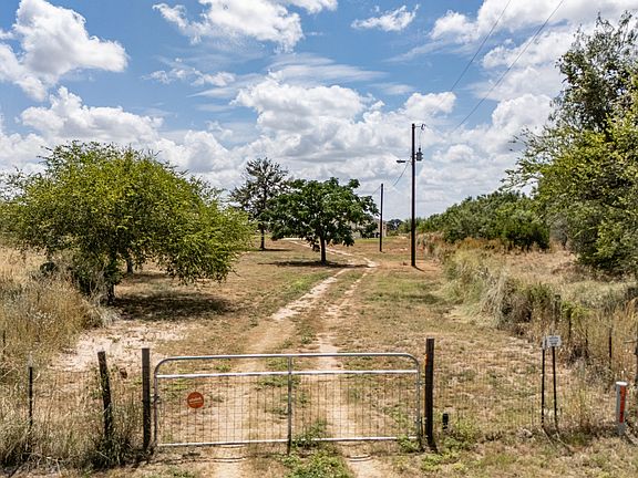 3rd image of 156 County Road 7752