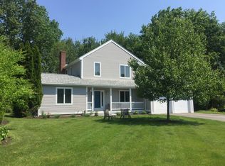 42 Butterfield Ln, Stratham, NH 03885