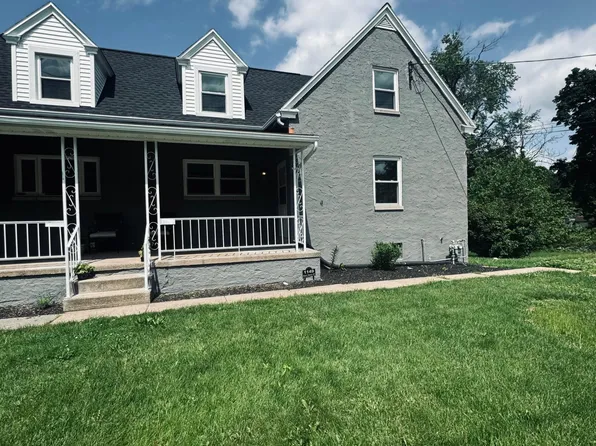 1149 E Main St, Douglassville, PA 19518