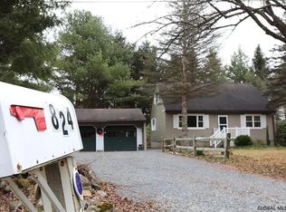 824 Ridge Rd, Broadalbin, NY 12025