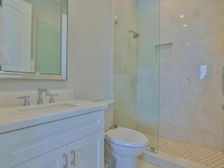 128 Leoni Dr — Photo 18