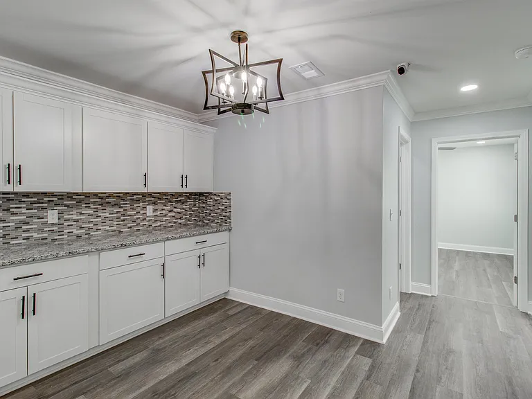 2327 Willow St — Photo 13