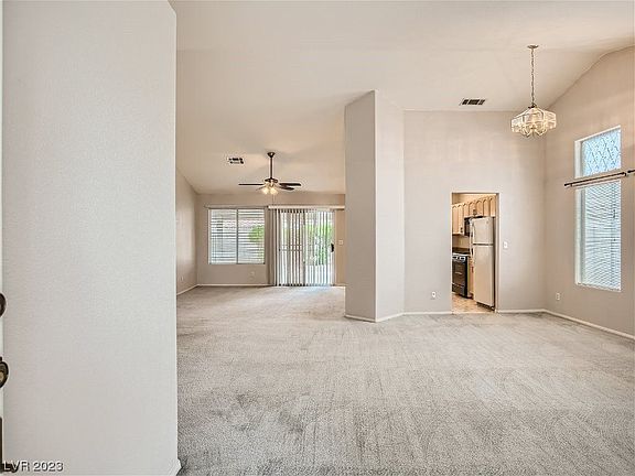 4th image of 4673 Canna Dr