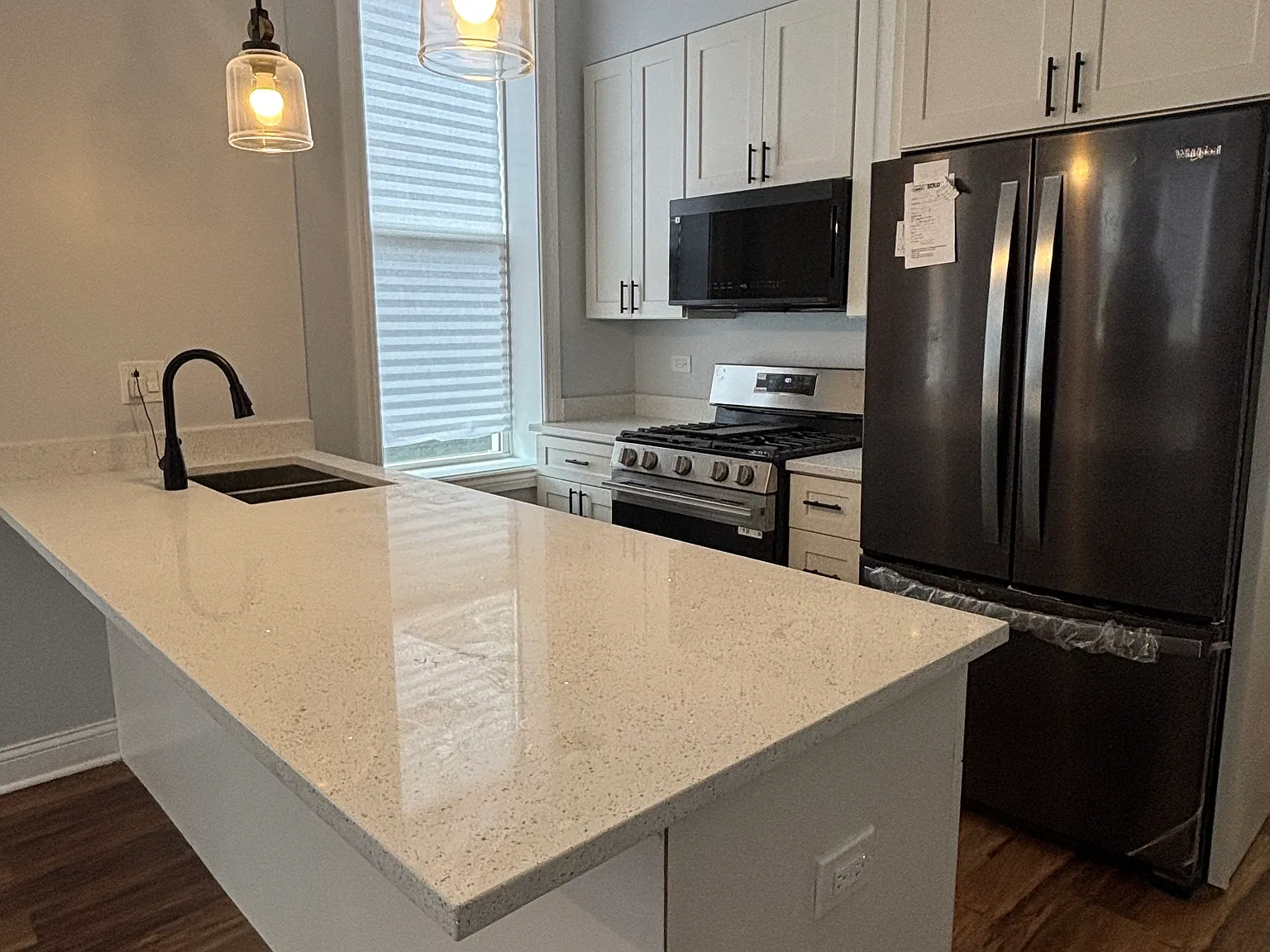 4 bed, $2,500 — Photo 1
