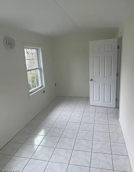 13 Kenwood Ave — Photo 3
