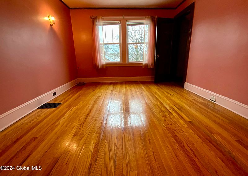 5th image of 72 7th Avenue