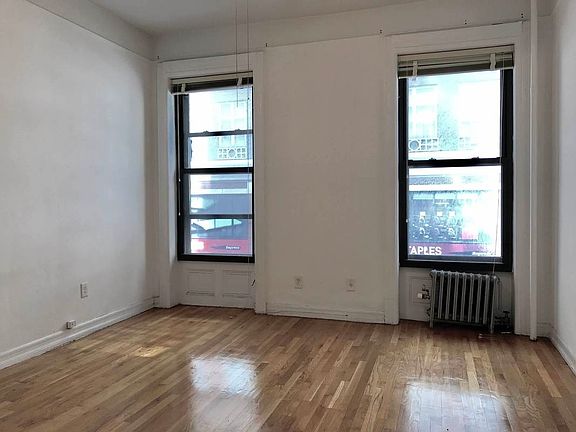 4th image of 150 E 87th St APT 3