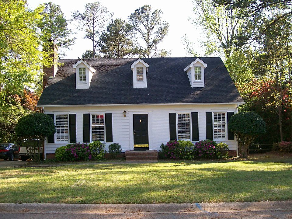1604 Willow Creek Lane