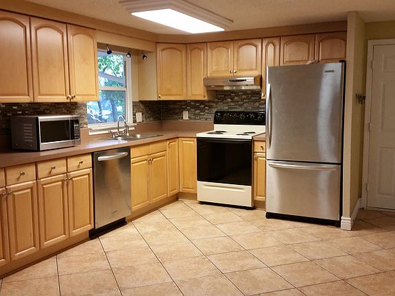 5th image of 2728 E Evelyn Dr