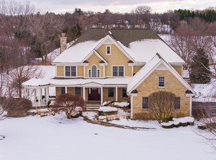 2810 Oak Ridge Rd, Crystal Lake, IL 60012