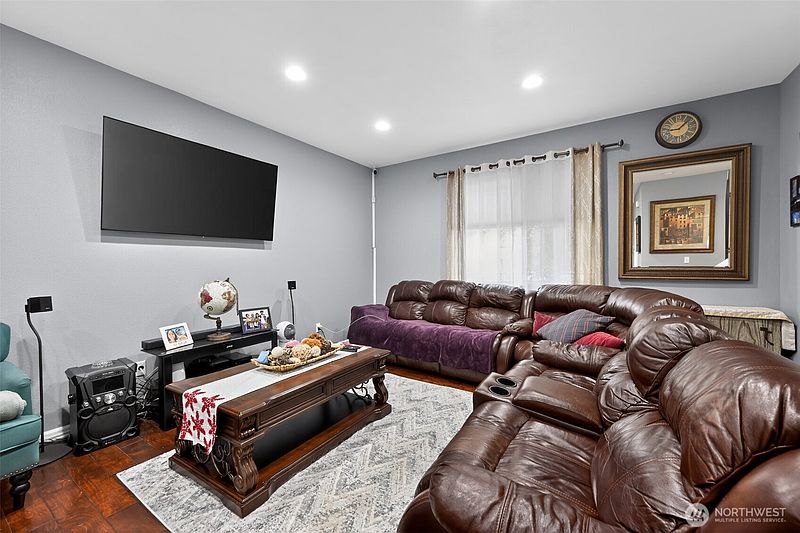 5th image of 5007 NE 6th Street