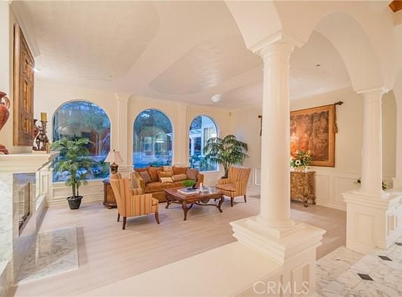 5th image of 889 Pomello Dr