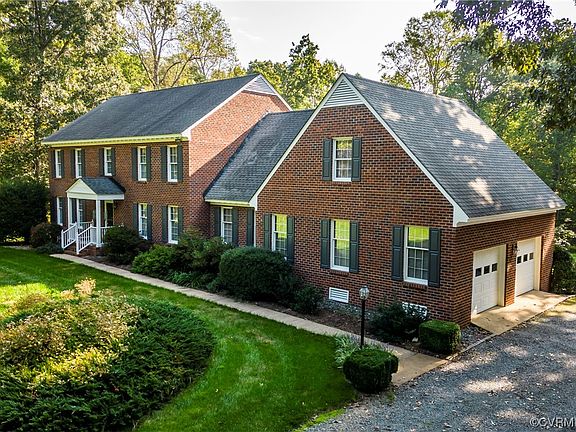 3rd image of 10466 Sullivan Dr