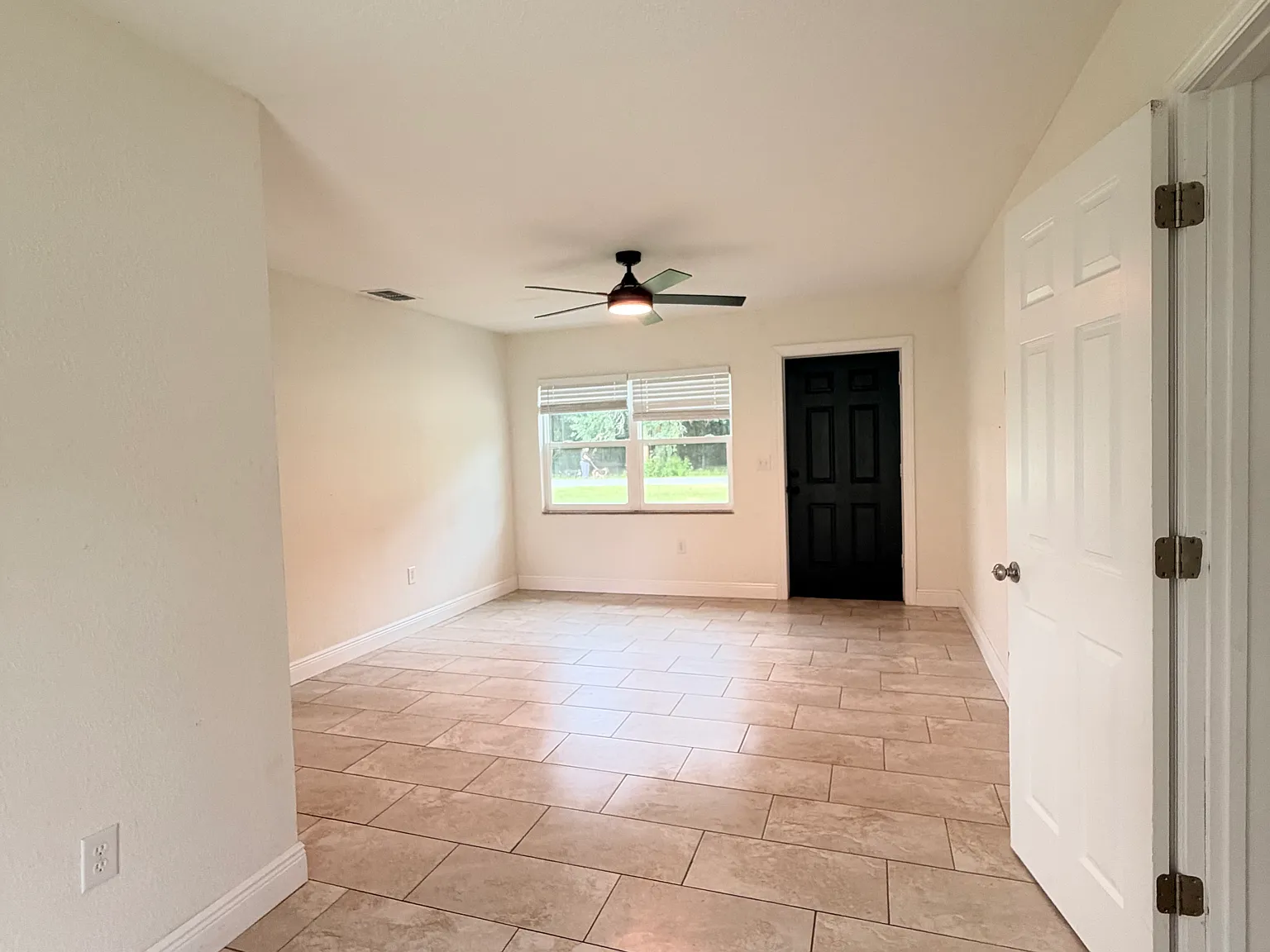 3 bed, 1226 sqft, $2,500 — Photo 2