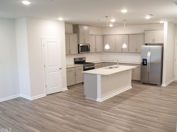4th image of 295 Glenmore Gardens Rd