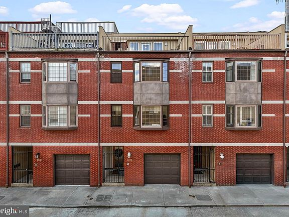 2nd image of 120 Dickinson St Rear E