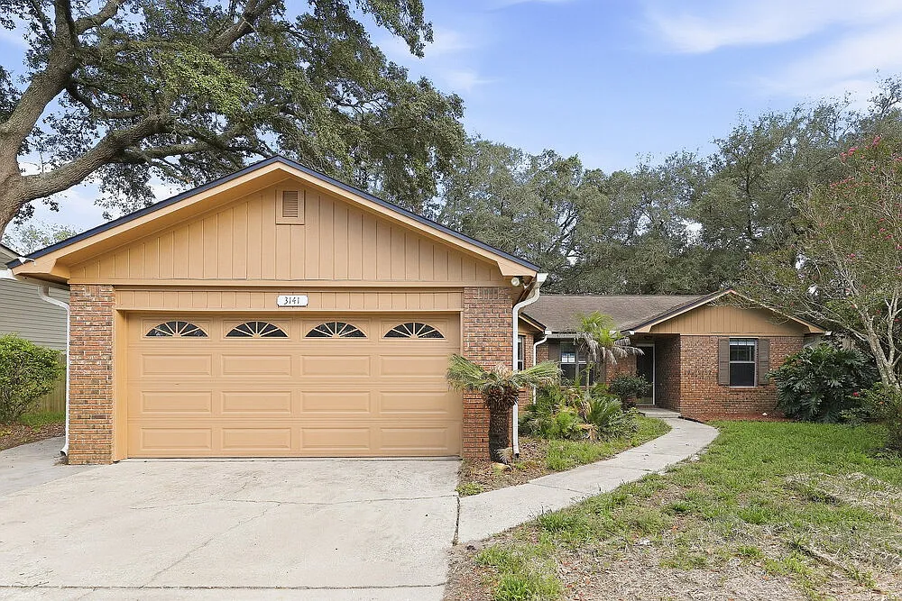 4 bed, 2.0 bath, 1599 sqft, $2,375 — Photo 1