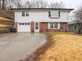 337 Hyde Ave, Council Bluffs, IA 51503