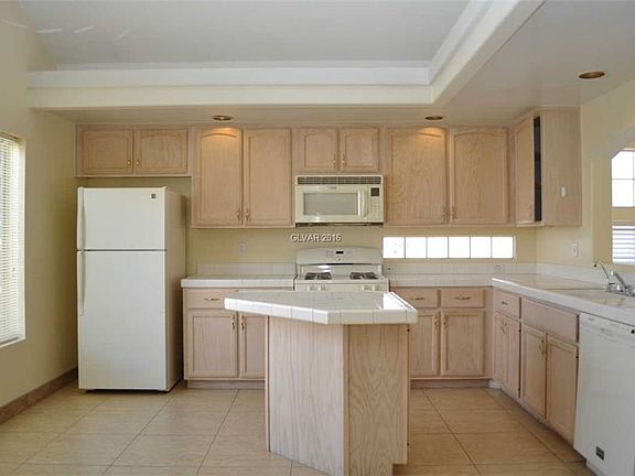 5th image of 8728 Western Saddle Ave