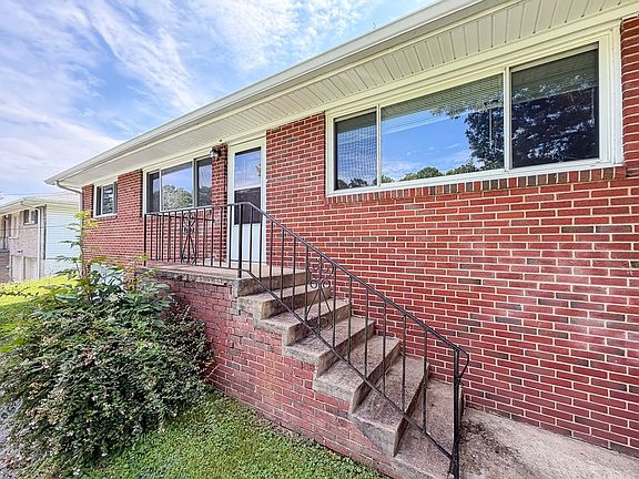 4th image of 1720 S Seminole Dr #1720