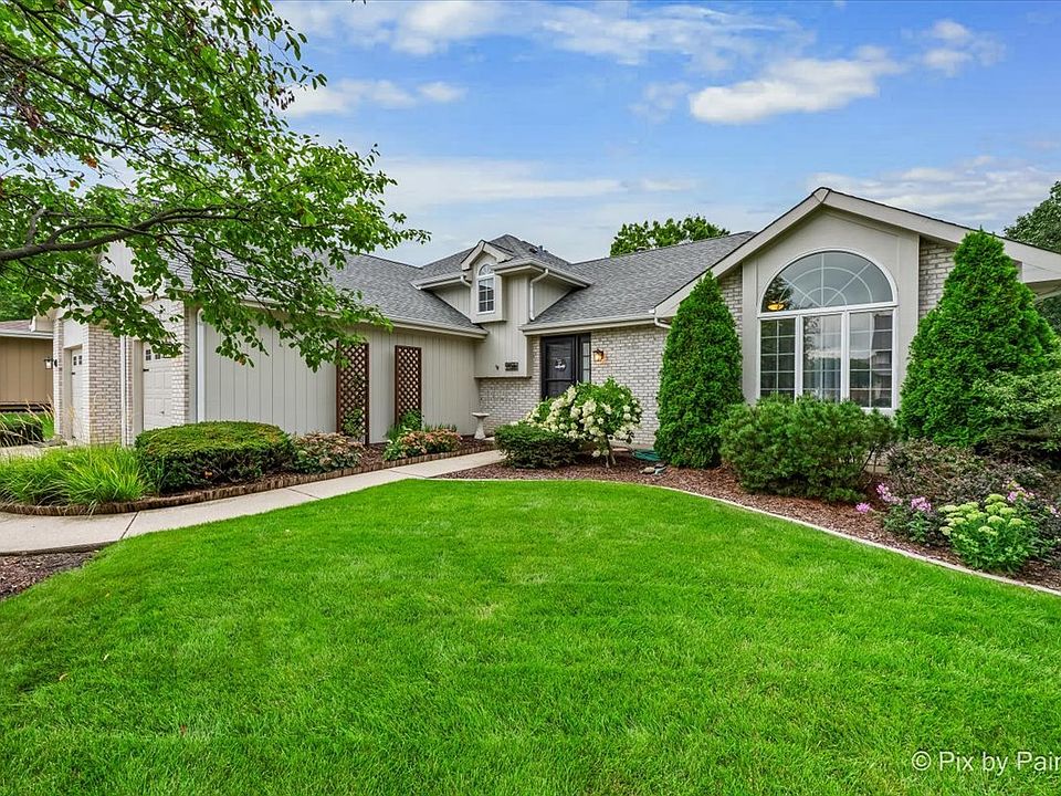 1st image of 708 Ravinia Dr