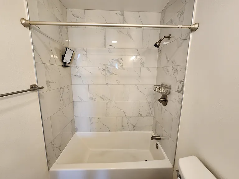 626 N Isabel St #301 — Photo 19