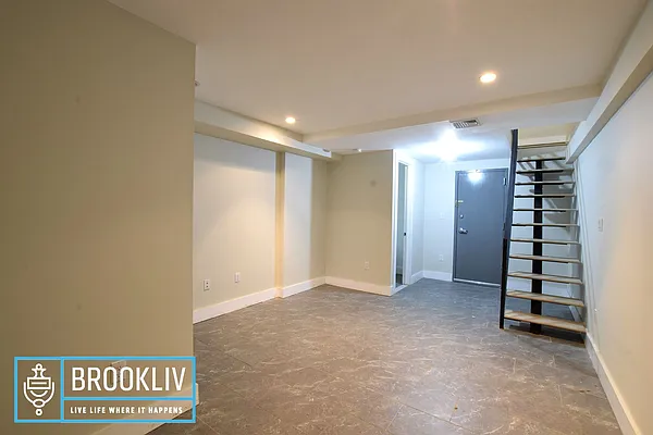 Rented by null | media 6