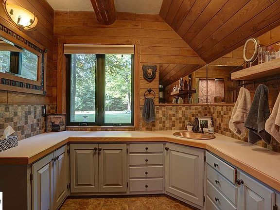 5th image of 2674 Morrison Rd NW