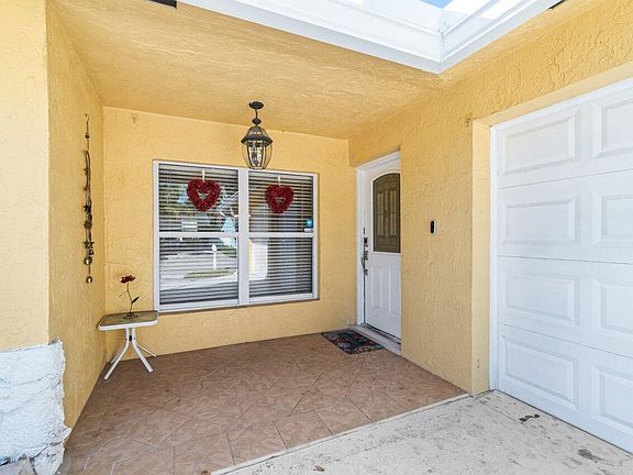 5th image of 5734 Lincoln Circle E