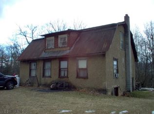 1462 Silver Barn Rd, Tyrone, PA 16686