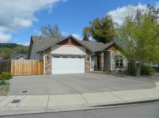 2084 SW Ford St, Grants Pass, OR 97526