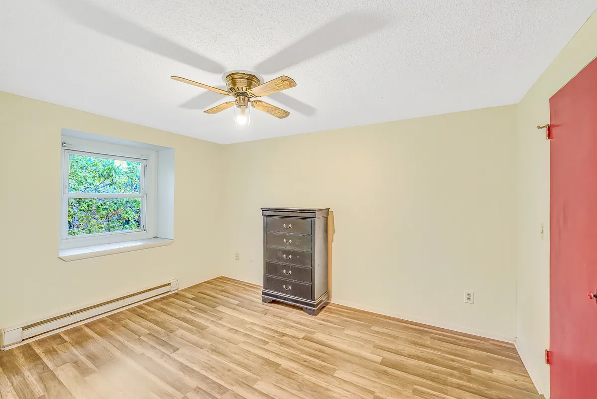 Building Photo - 364 Colonial Ave #7B