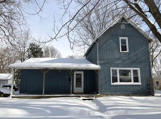 609 S 2nd St, Oregon, IL 61061