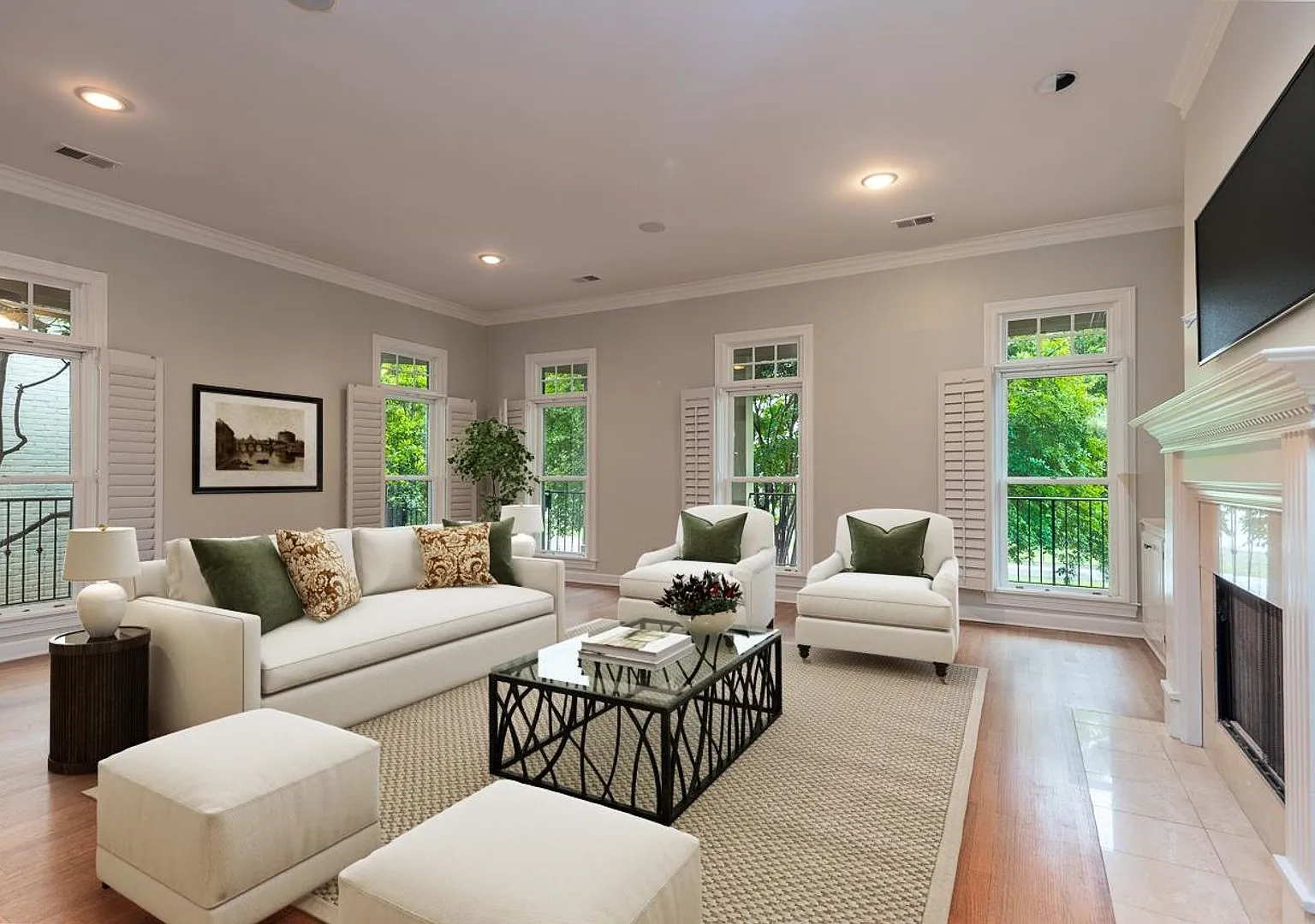 Gorgeous Riverfront home in Harbor Town — Photo 4