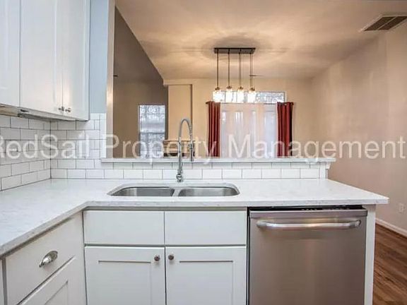 5th image of 114 Creekstone Dr