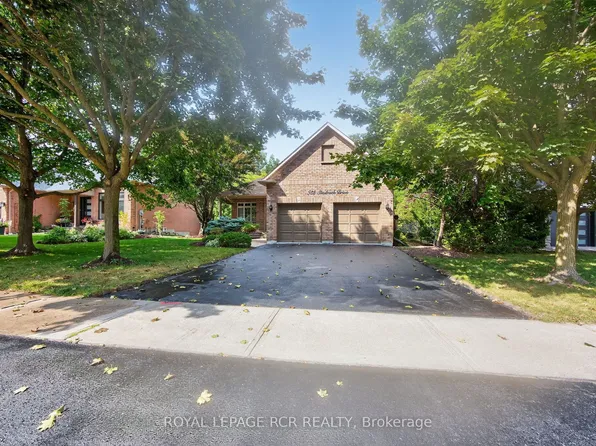 932 Shadrach Dr, Newmarket, ON L3X 2H4