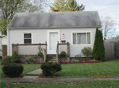 1st image of 805 S Falcon St