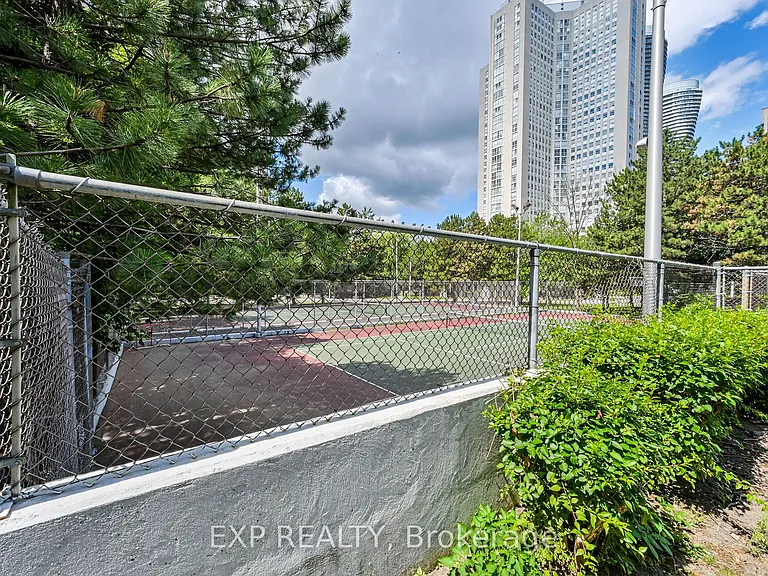 3695 Kaneff Cres #1404 — Photo 4