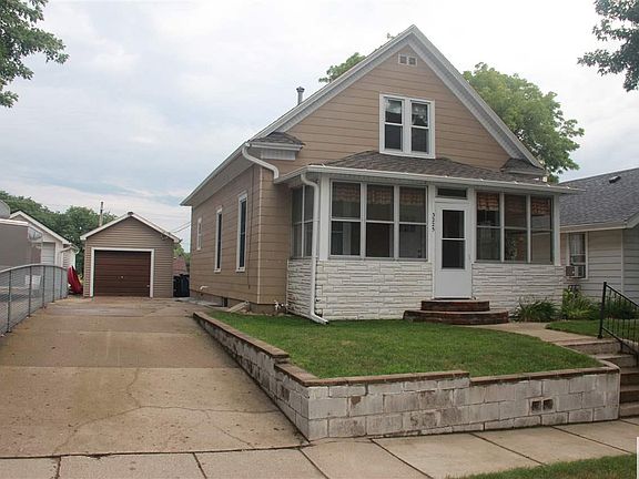 2nd image of 3225 5th Ave