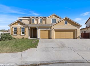 233 Hibiscus Ave, San Jacinto, CA 92582