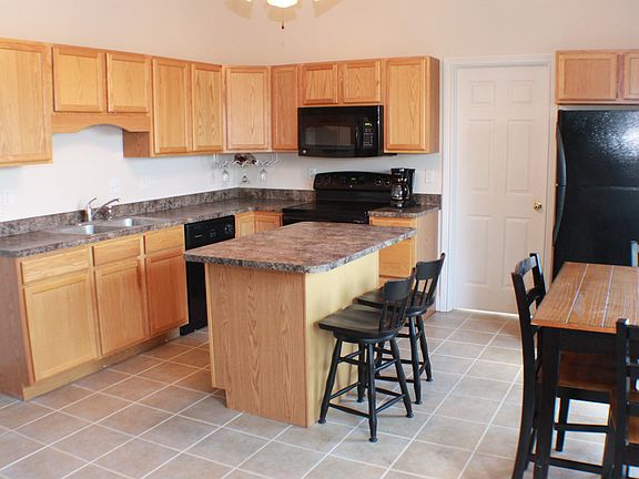 large eat in kitchen