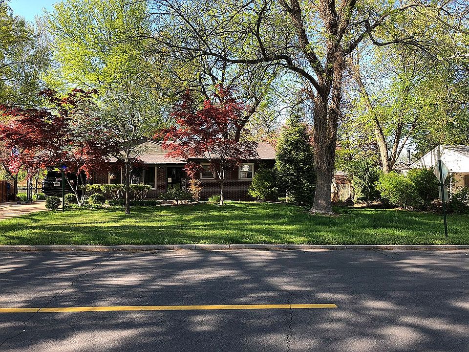 1st image of 305 W Saint Anthony Ln