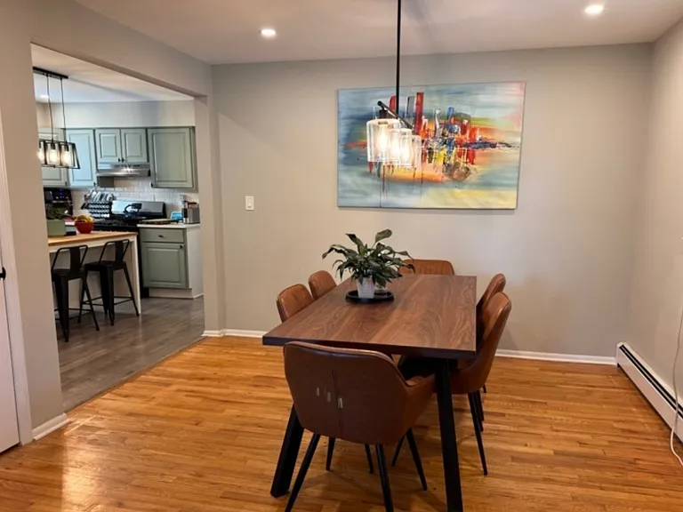 44 Parkway W — Photo 4