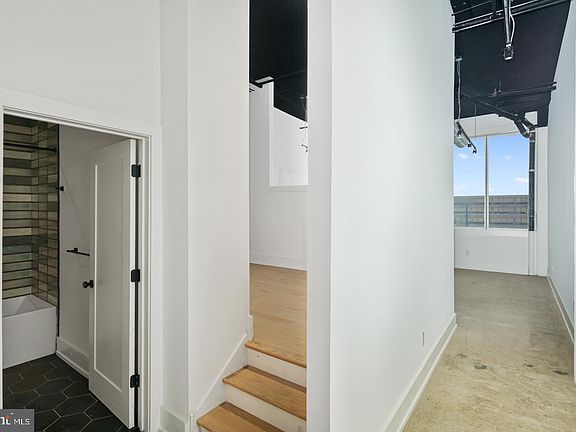 5th image of 1218-22 Snyder Ave #7