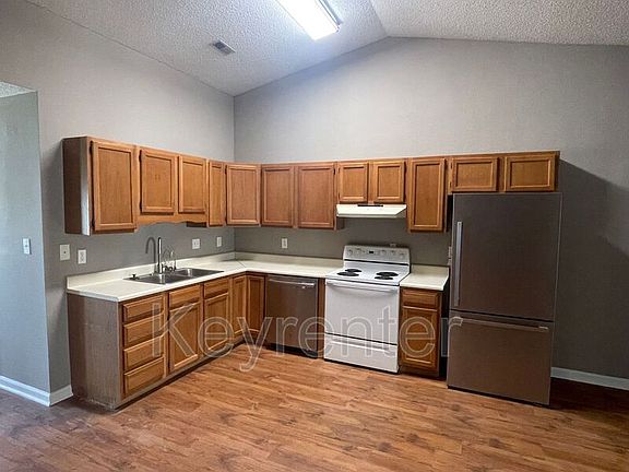 4th image of 2049 Countryhill Ln