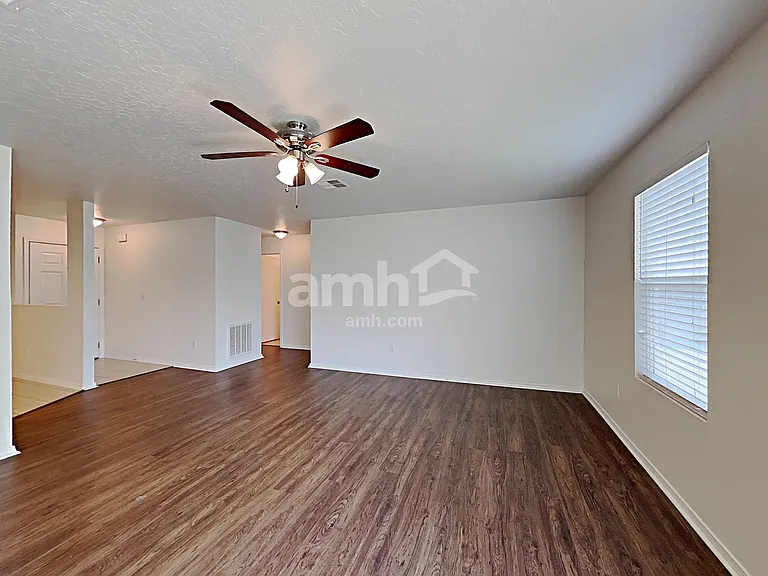 16557 Alegre Way — Photo 7